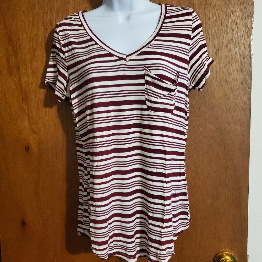 Striped V-neck t-shirt